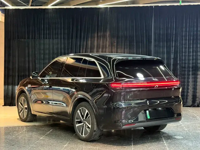 Li Auto L6 — Фото автомобиля 9