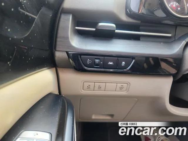 Kia Carnival Generation 4 — Фото автомобиля 15