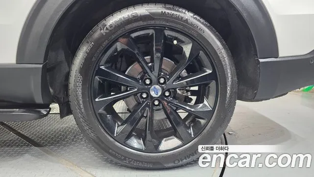 Ford Explorer Explorer 6 поколение 3.0 Platinum 4WD — Фото автомобиля 20
