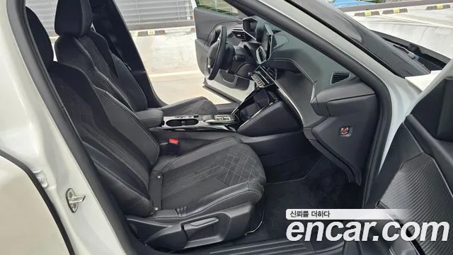 Peugeot 2008 Generation 2 — Фото автомобиля 12