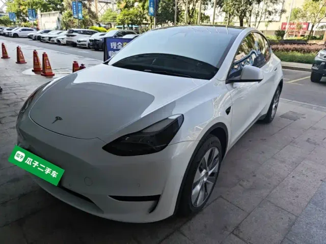 Фотография автомобиля — Tesla Model Y