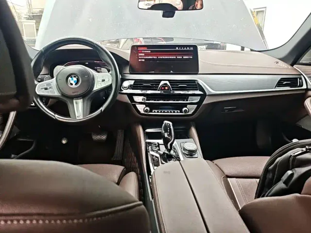 BMW 5 Series — Фото автомобиля 9