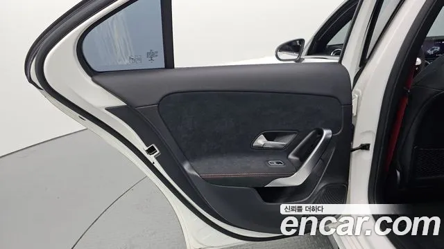 Mercedes-Benz A-Class — Фото автомобиля 24