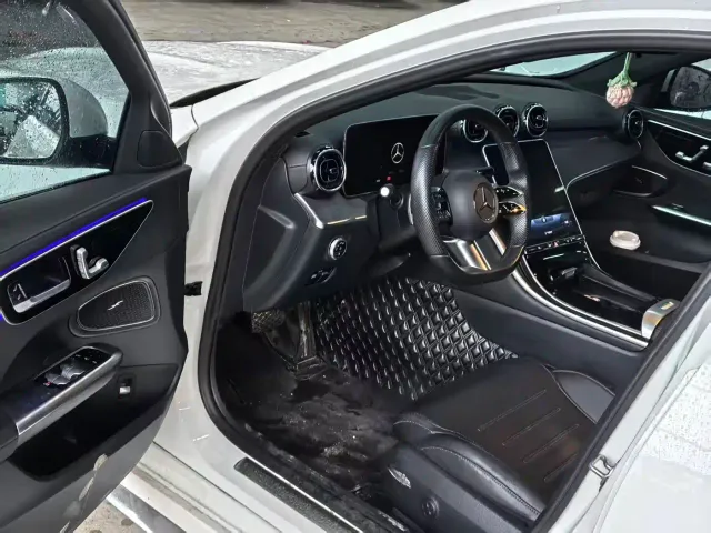 Mercedes-Benz C-Class — Фото автомобиля 3