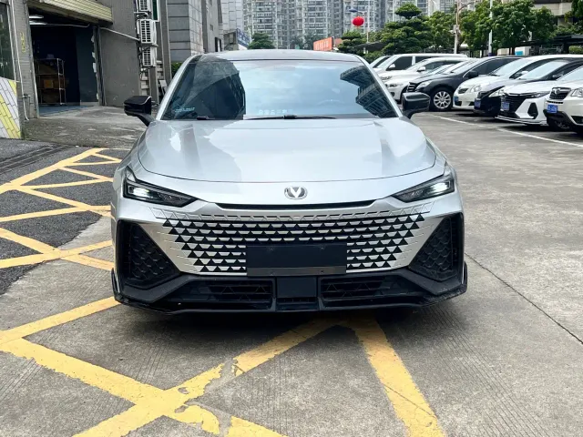 Changan UNI-V — Фото автомобиля 2