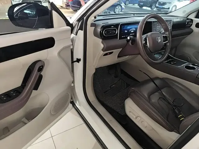 Leapmotor C11 — Фото автомобиля 15