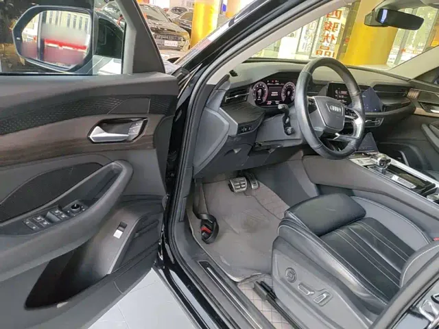 Audi Q6 — Фото автомобиля 15