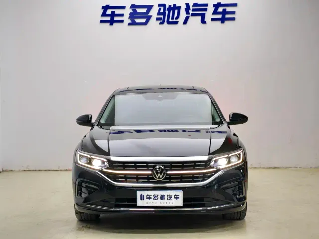 Volkswagen Passat — Фото автомобиля 2