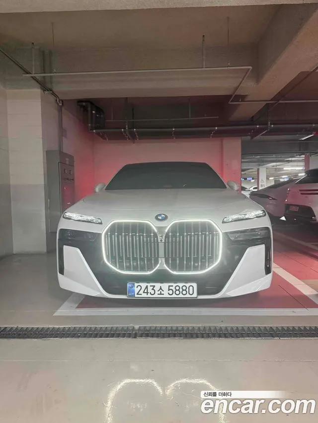 BMW 7-Series — Фото автомобиля 2