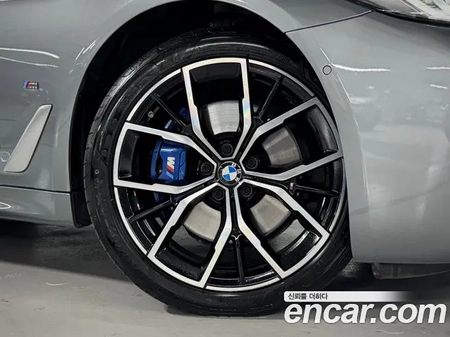 BMW 5 Series G30 — Фото автомобиля 5