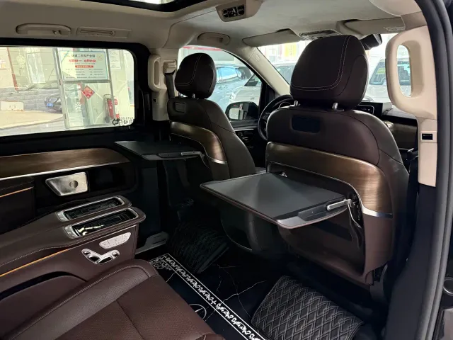 Mercedes-Benz V-Class — Фото автомобиля 13