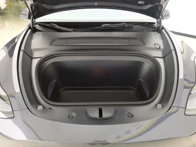 Tesla Model Y — Фото автомобиля 10