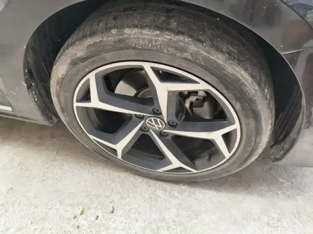 Volkswagen Passat — Фото автомобиля 10