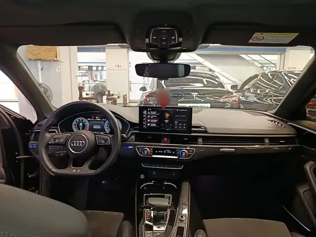 Audi A4L — Фото автомобиля 9