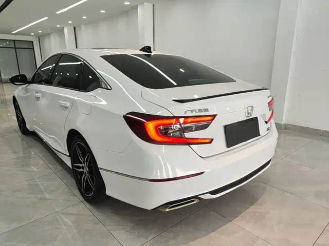 Honda Accord — Фото автомобиля 4