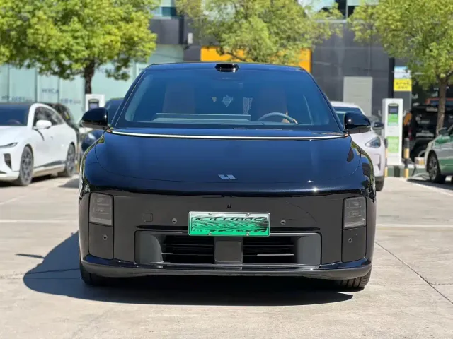 Li Auto i6 — Фото автомобиля 2