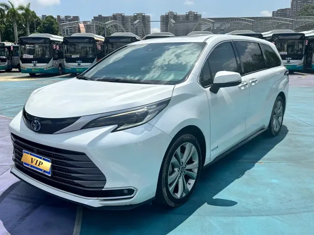 Фотография автомобиля — Toyota Sienna