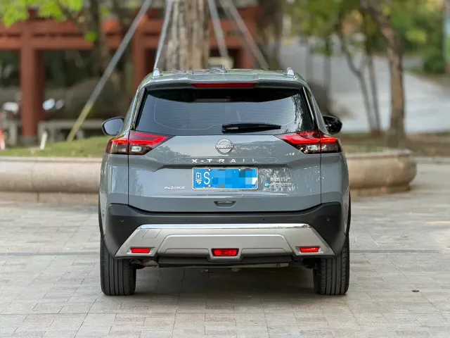 Nissan X-Trail — Фото автомобиля 4