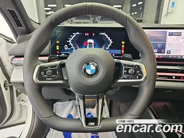 BMW 5 Series G60 — Фото автомобиля 9