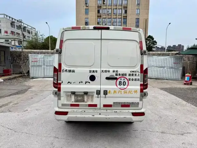 Dongfeng Yufeng EM27 — Фото автомобиля 11