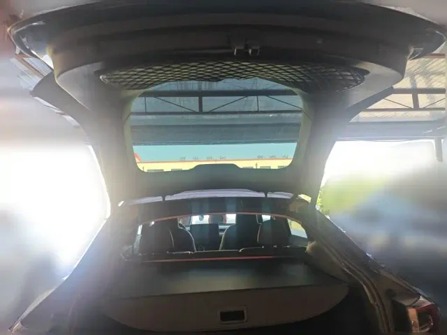 Tesla Model Y — Фото автомобиля 9