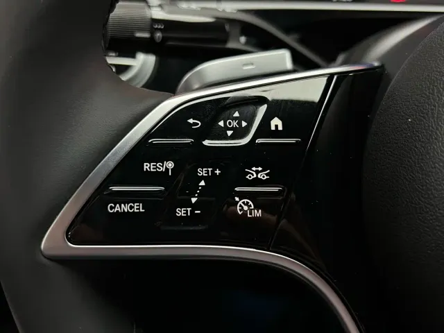 Mercedes-Benz E-Class — Фото автомобиля 22