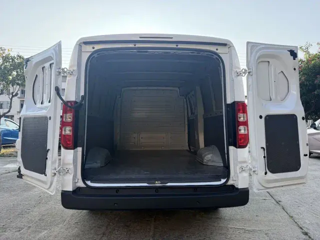 Wuling Yangguang — Фото автомобиля 10