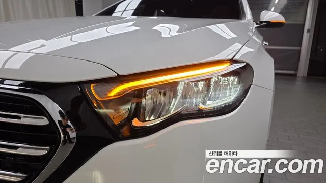 Mercedes-Benz E-Class — Фото автомобиля 22