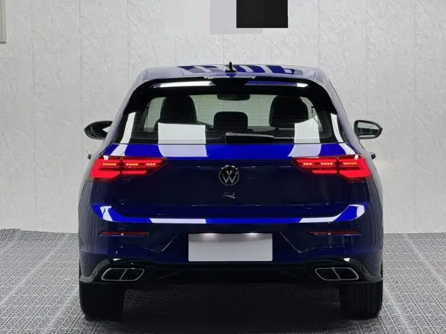 Volkswagen Golf — Фото автомобиля 13