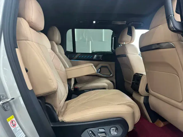 BYD FangChengBao Leopard 8 — Фото автомобиля 7