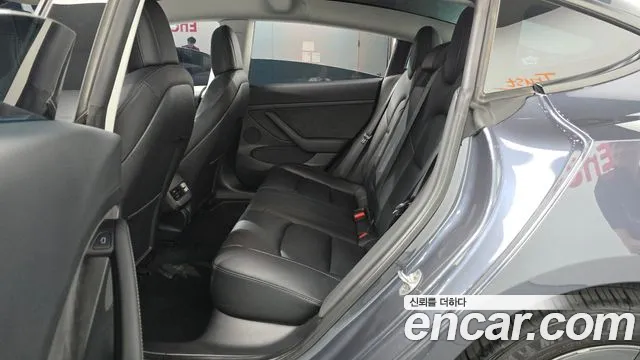 Tesla Model 3 — Фото автомобиля 18