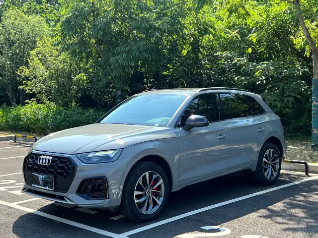 Фотография автомобиля — Audi Q5L