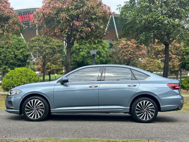 Volkswagen Lavida — Фото автомобиля 7