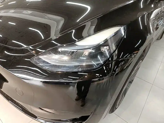 Tesla Model Y — Фото автомобиля 17