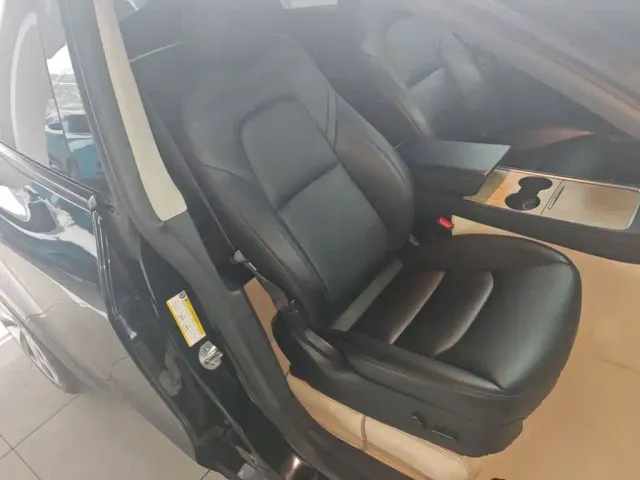 Tesla Model Y — Фото автомобиля 24