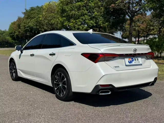 Toyota Avalon — Фото автомобиля 4
