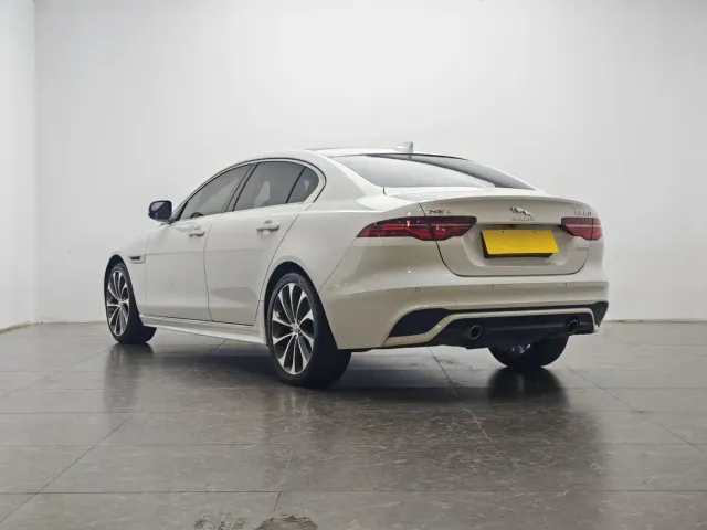 Jaguar XEL — Фото автомобиля 4
