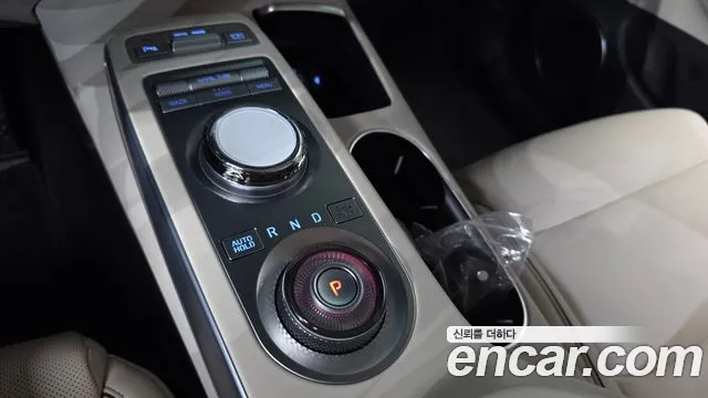 Genesis GV70 — Фото автомобиля 12
