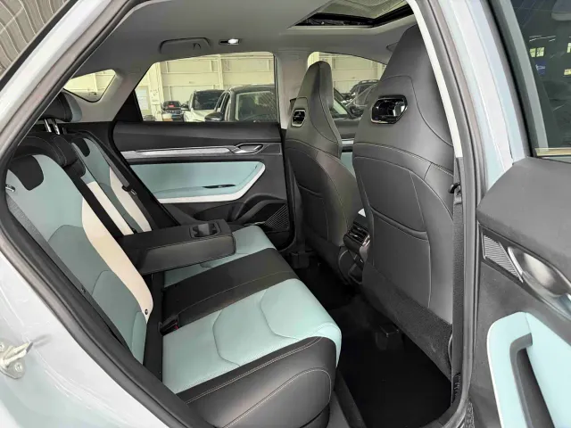 Geely Emgrand S — Фото автомобиля 16