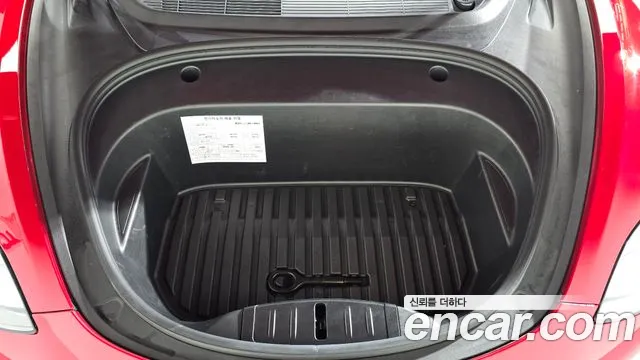 Tesla Model 3 — Фото автомобиля 6