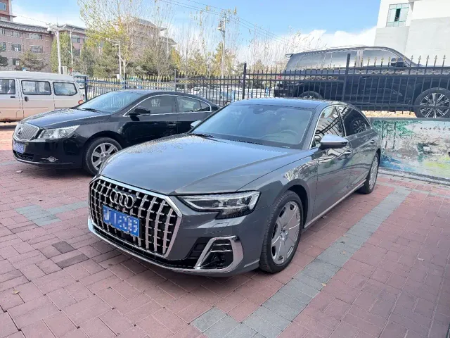 Фотография автомобиля — Audi A8