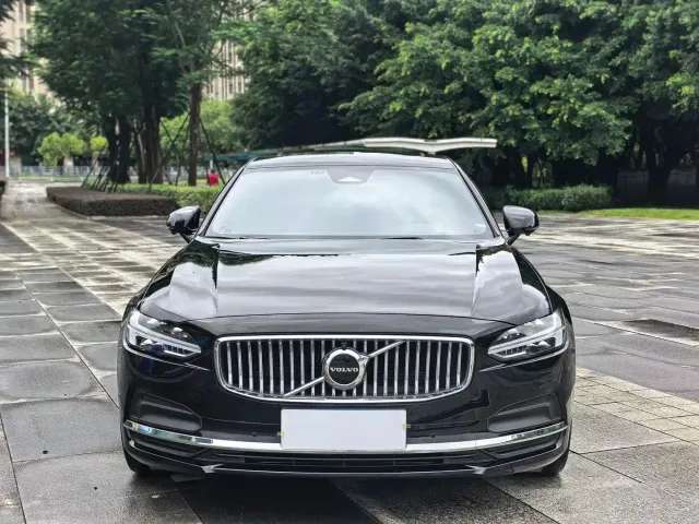 Volvo S90 — Фото автомобиля 2