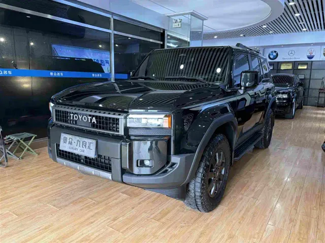 Toyota Prado — Фото автомобиля 3