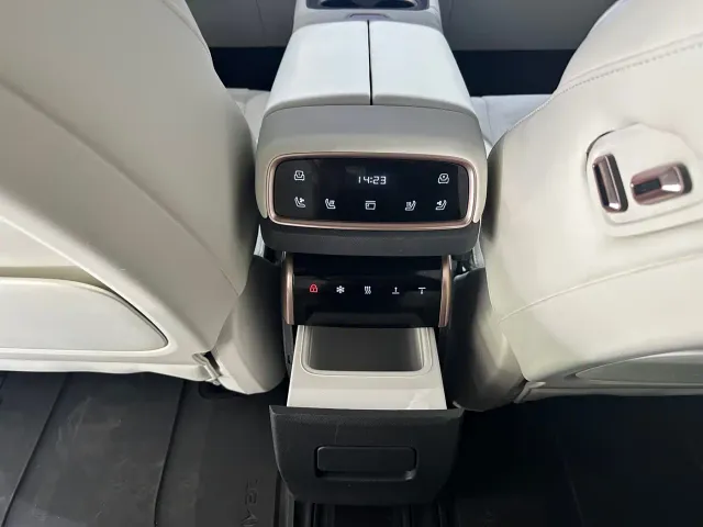 Dongfeng eπ 008 — Фото автомобиля 19
