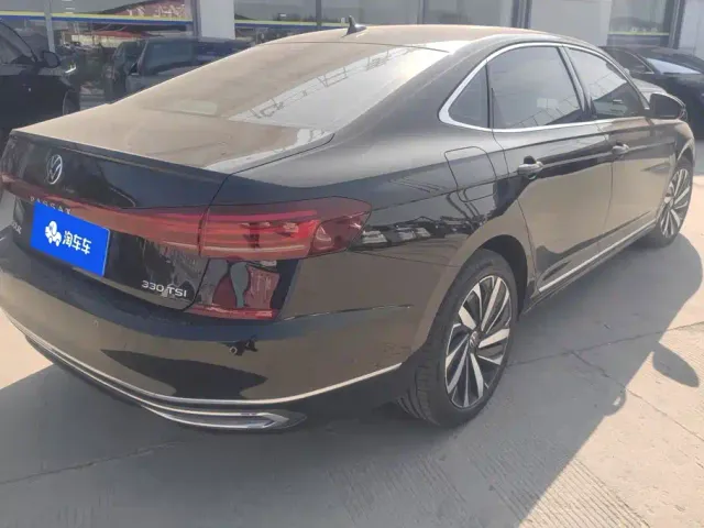 Volkswagen Passat — Фото автомобиля 3