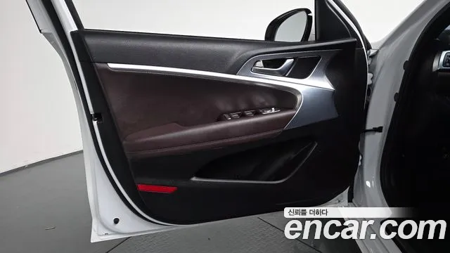 Genesis G70 — Фото автомобиля 21