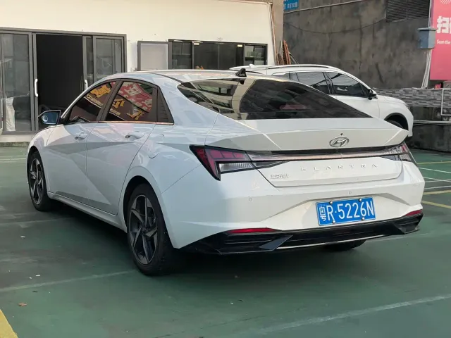 Hyundai Elantra — Фото автомобиля 9
