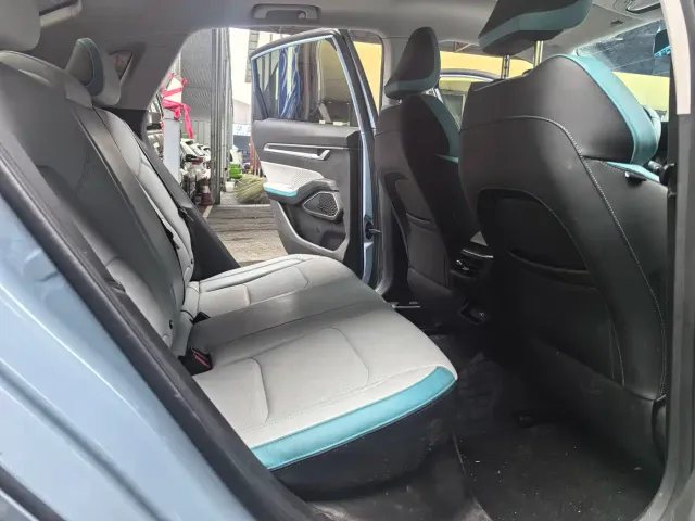 Geely Emgrand — Фото автомобиля 14