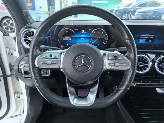 Mercedes-Benz A-Class — Фото автомобиля 8