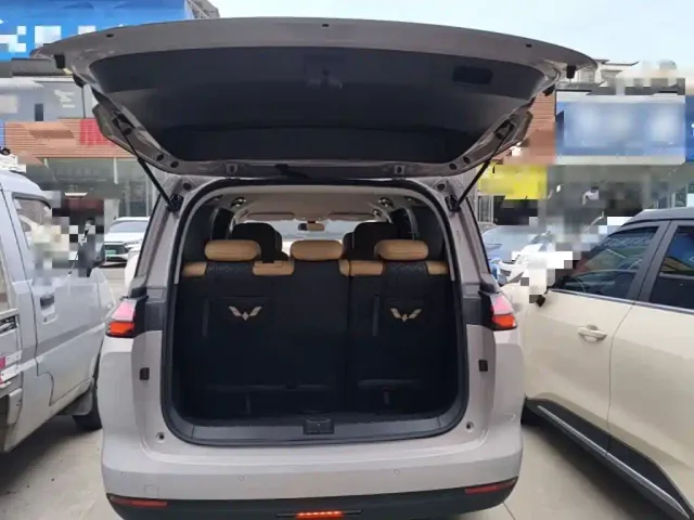 Wuling Starlight 730 — Фото автомобиля 18